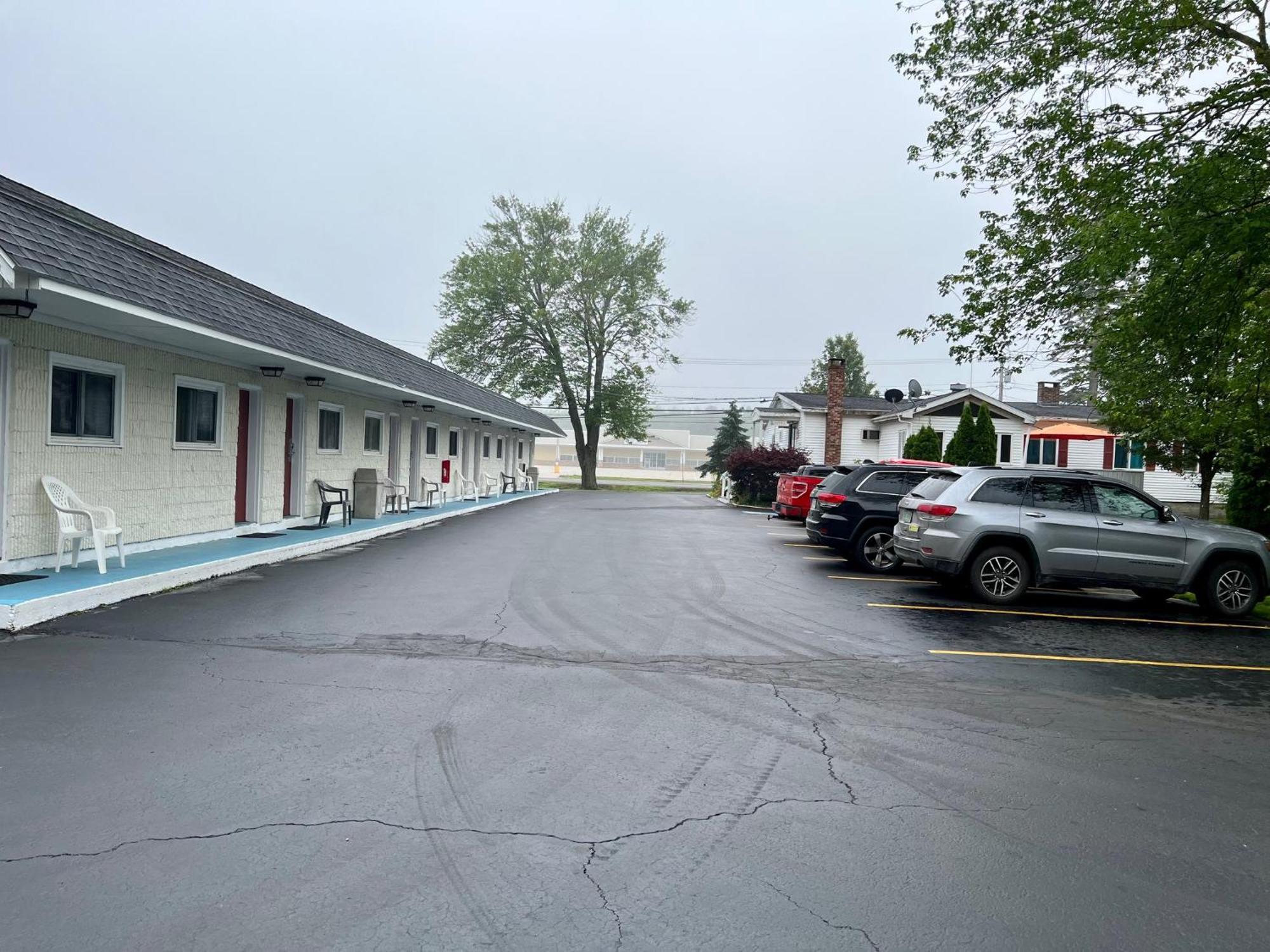 Rodeway Inn&Suites Brunswick near Hwy 1 Exterior foto